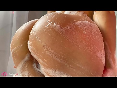 ❤️ 黑髮自慰貓與振動器到強烈的高潮在淋浴 ☑ 美麗的色情 在 zh-tw.hentaivost.ru ❤